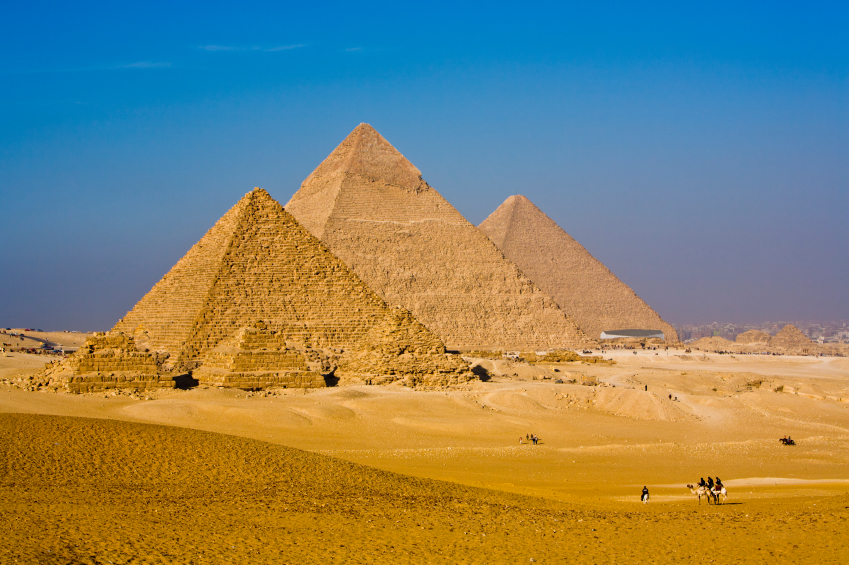 Pyramid-iStock_000015224988Small